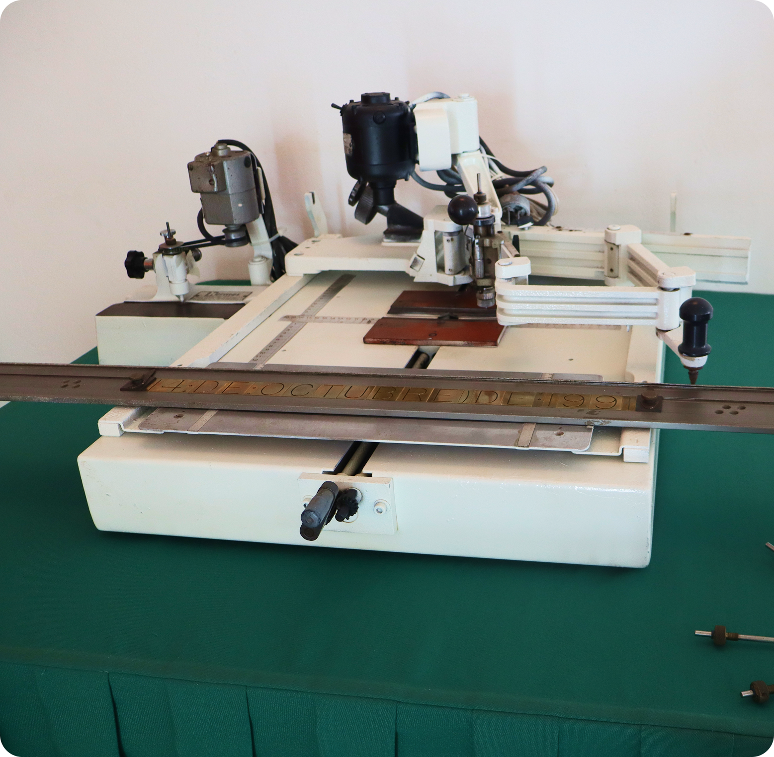 nosotros-banner-1 Máquina CNC Lepisur
